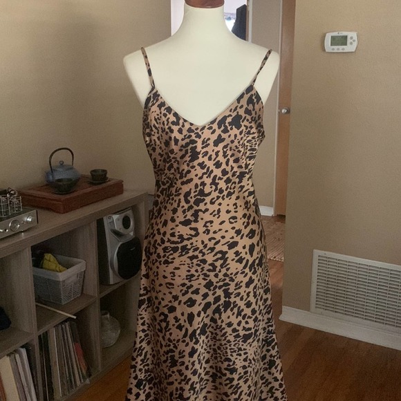 Forever 21 Dresses & Skirts - Forever 21 Leopard Print Slip Dress